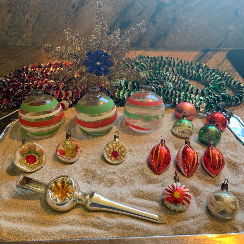Vintage Christmas tree decoration and 2 vintage light boxes with lights.